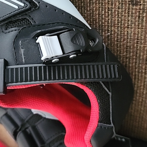 Women's Peloton cycling shoes. Perfect condition n only worned twice! - Picture 11 of 12